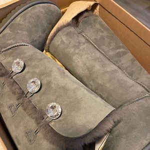 Bailey button bling tall (triplet)